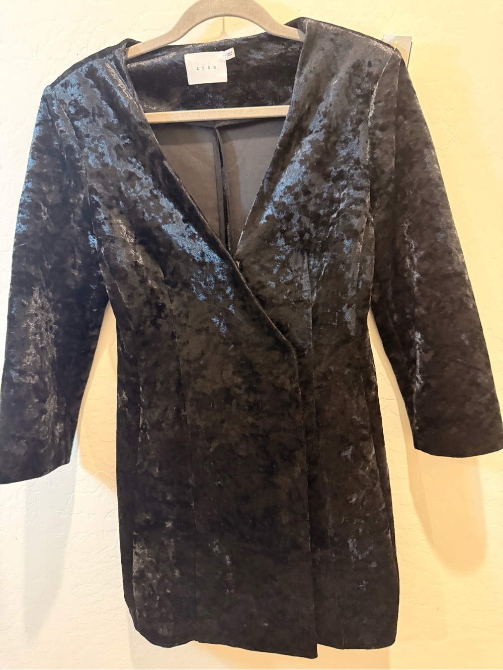 LUSH Medium Velvet Wrap-Style Black Dress